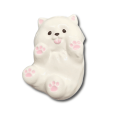 Lindo perrito sonriente blando